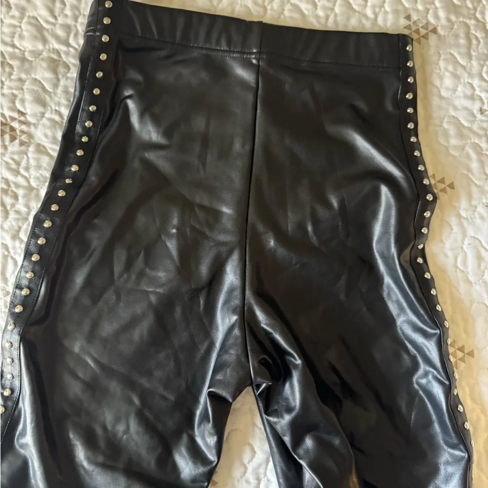 Blackmilk Star Studded HW Leggings - Picture 5 of 6